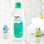 Equate Baby Hypoallergenic Baby Oil, 20 fl oz - Image 4